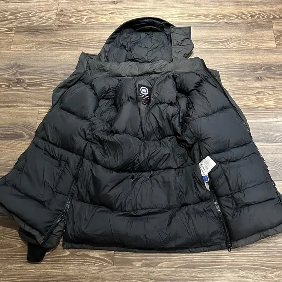 Canada Goose Jacket - Picture 1 of 6